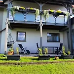 Ferienwohnung-panoramablick-kuessaberg Apartman